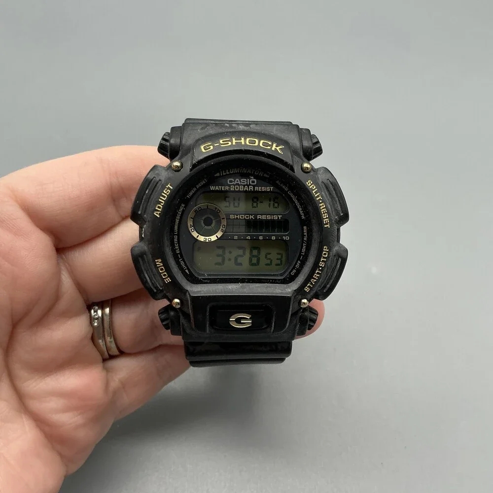Casio G-Shock Mens Watch 33mm Digital Illuminator 3232 DW-9052GBX New Battery